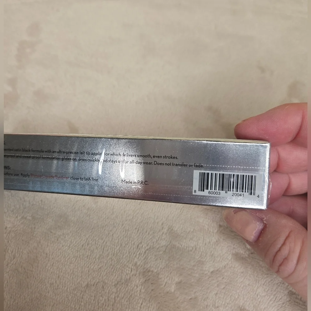 UZO Beauty Blaque Liquide Eyeliner